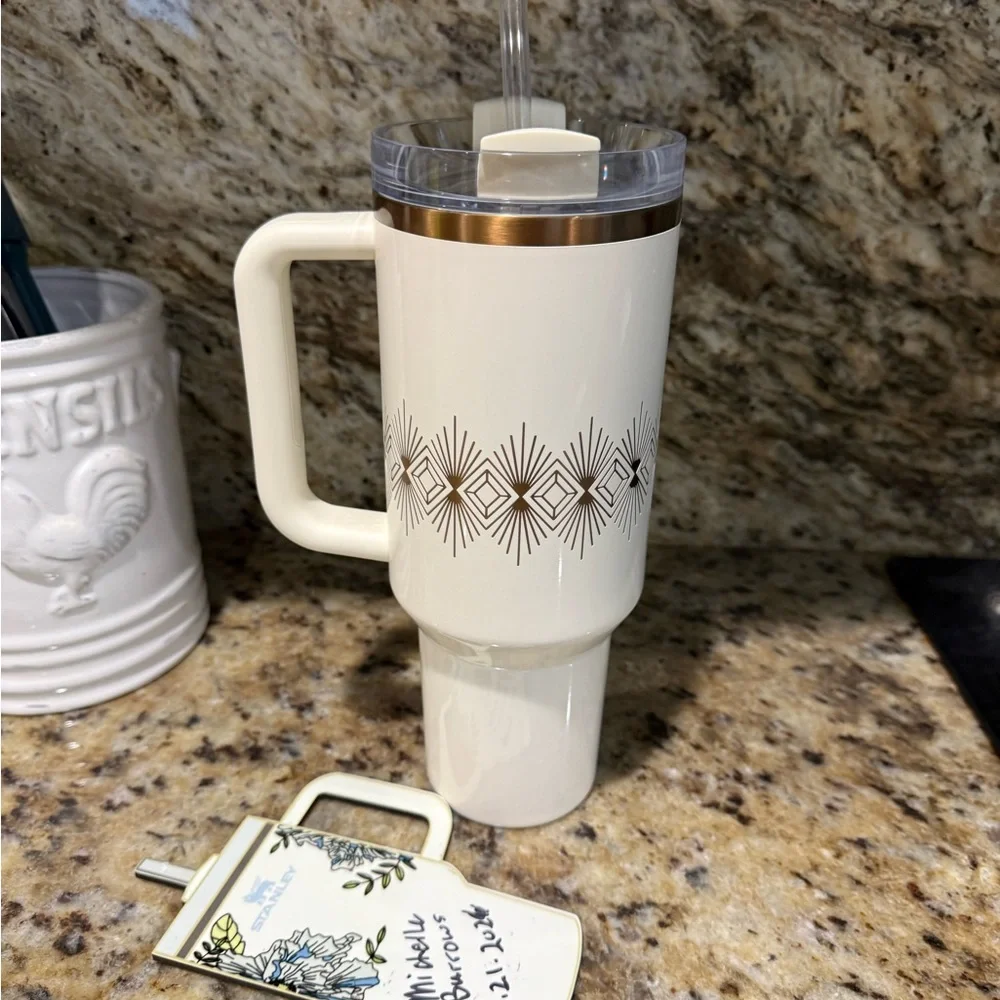 Stanley Cream Deco 40oz - Picture 3 of 7